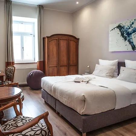 The Townhouse - Individual Design & Casual Concept - Chiemgau Karte 4*
